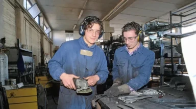 Marche, giovani sempre più precari3 e sottopagat3